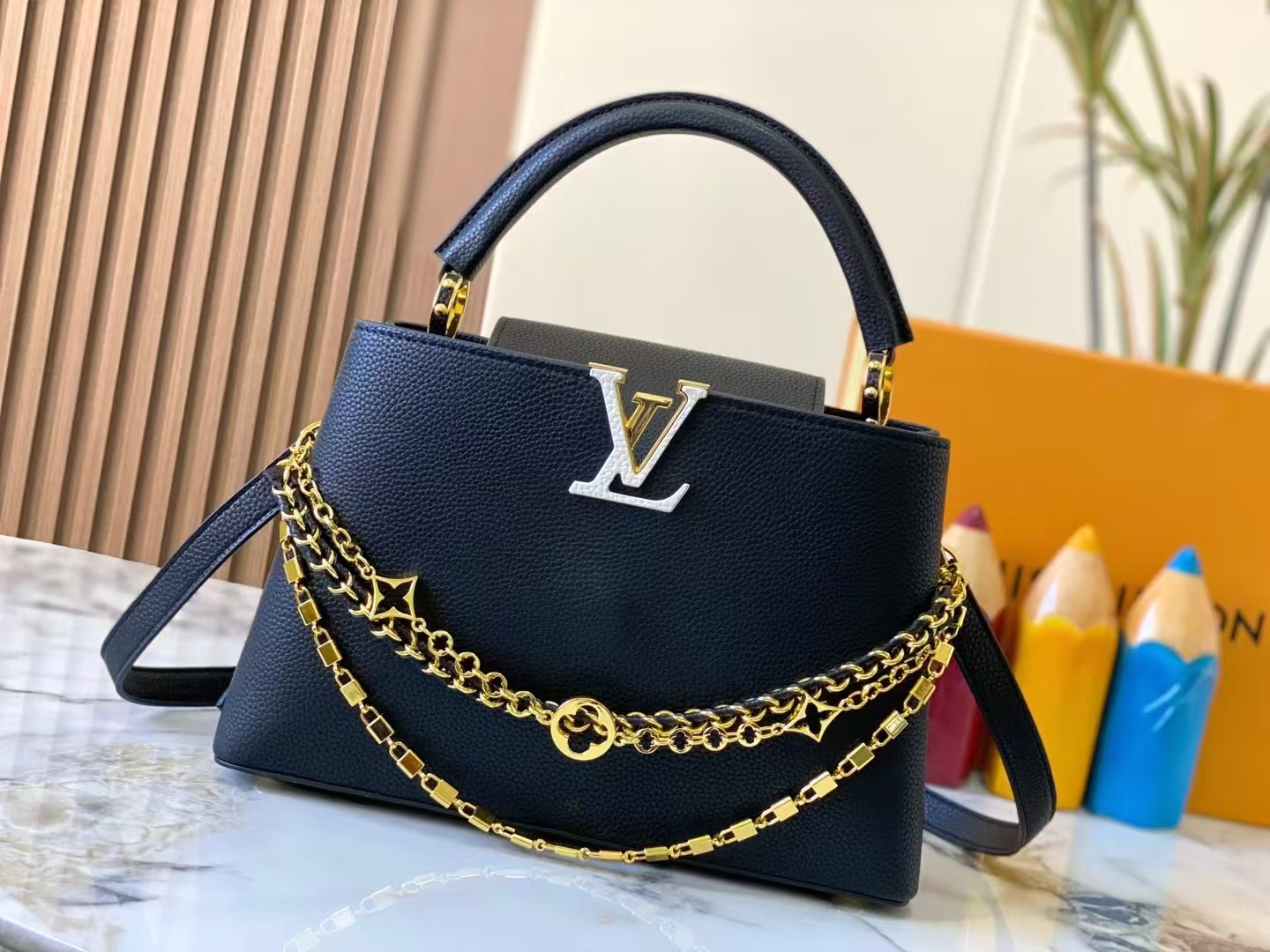 Louis Vuitton Capucines Bag black M12346